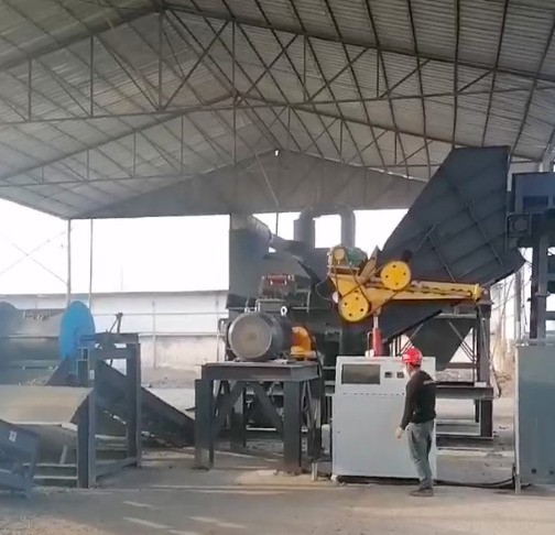 安徽地區(qū)315型破碎機使用現(xiàn)場，新機待運行